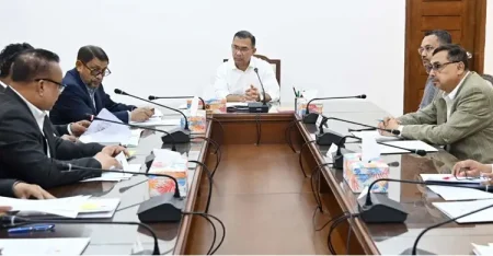 স্বাস্থ্যে বড় সিদ্ধান্ত প্রধানমন্ত্রীর, এক লাখ কর্মী নিয়োগের উদ্যোগ প্রধানমন্ত্রী