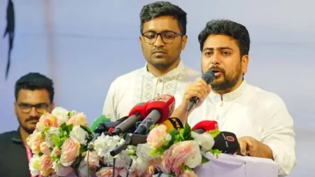 ভেদাভেদ ভুলে ঈদের আনন্দে শামিল হওয়ার আহ্বান নাহিদ ইসলামের