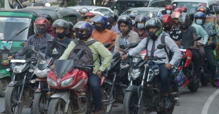 ঈদে গাড়ি বা বাইক নিয়ে যাত্রার আগে যা অবশ্যই সঙ্গে রাখবেন গাড়ি
