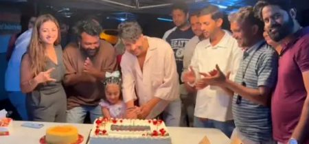 মালয়েশিয়ায় ‘রকস্টার’ শুটিংয়ের মাঝেই জন্মদিন উদযাপন জন্মদিন
