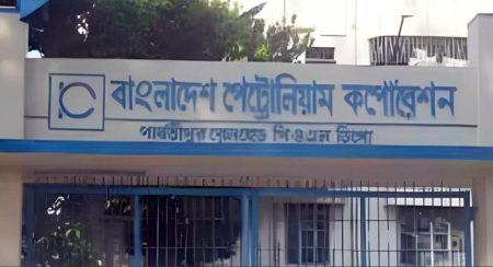 পাইপলাইনে আসাম থেকে ৫ হাজার টন ডিজেল পৌঁছেছে দিনাজপুরে ডিজেল