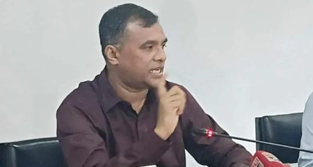 ‘দেশে জ্বালানি তেলের মজুত পর্যাপ্ত রয়েছে, উদ্বিগ্ন হওয়ার কারণ নেই’ তেল