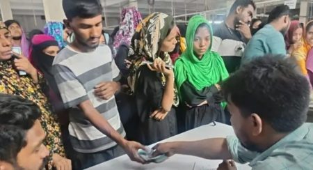চট্টগ্রামে কারখানার যন্ত্রপাতি বিক্রি করে পরিশোধ করা হলো শ্রমিকদের পাওনা পরিশোধ