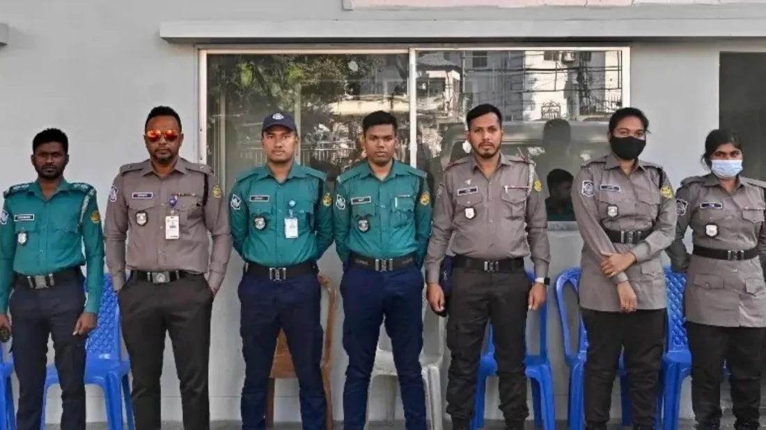 অধিকাংশ পুলিশ সদস্যের মত পুরোনো পোশাকের পক্ষে অধিকাংশ পুলিশ সদস্যের মত পুরোনো পোশাকের পক্ষে