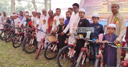 বাইসাইকেল পেল ৩৭ শিক্ষার্থী