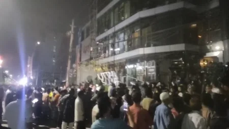 উত্তরায় রিকশাচালক নিহতের ঘটনায় রাতভর উত্তেজনা রাতভর উত্তেজনা