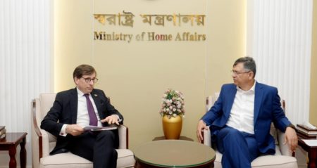 পুলিশের সংস্কার ও সক্ষমতা বাড়াতে ফ্রান্সের সহযোগিতা চাইলেন স্বরাষ্ট্রমন্ত্রী স্বরাষ্ট্রমন্ত্রী
