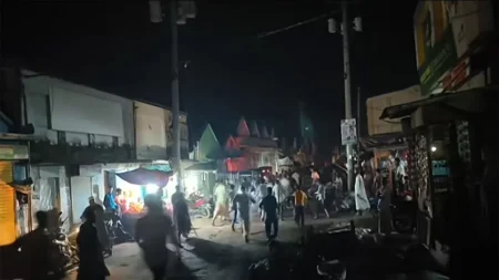 নাটোরে বিএনপির ২ পক্ষের সংঘর্ষ, আহত পুলিশ দুই গ্রুপের মধ্যে সংঘর্ষ