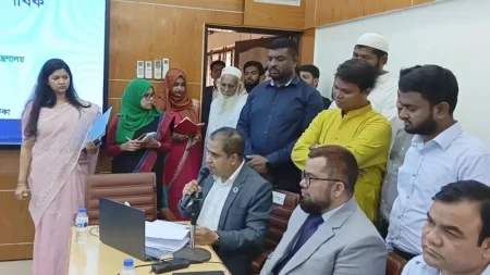দুই মিনিটের বক্তব্যে মন্ত্রীকে অর্ধশতাধিক বার ‘স্যার’ সম্বোধন ডিসির, ভিডিও ভাইরাল ‘স্যার’ সম্বোধন