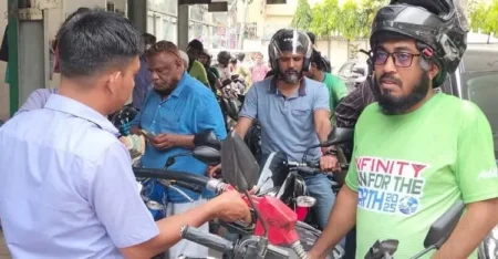 ট্যাগ অফিসার দিয়ে তেলের পাম্প নিয়ন্ত্রণ, সুফল মিললেও রয়েছে চ্যালেঞ্জ তেলের পাম্প
