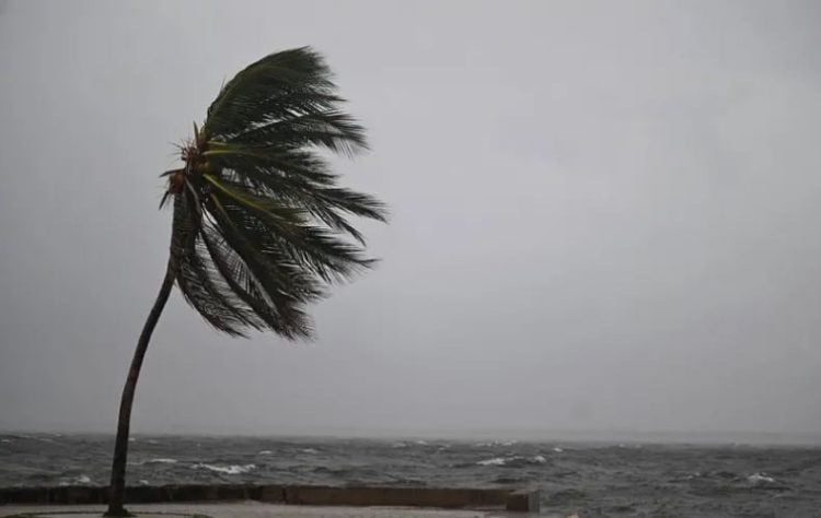 উত্তর-পূর্বাঞ্চলে ঝড়-বৃষ্টির শঙ্কা, নদীবন্দরে সতর্ক সংকেত