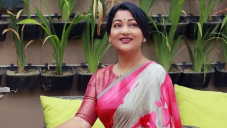 দীপা খন্দকার