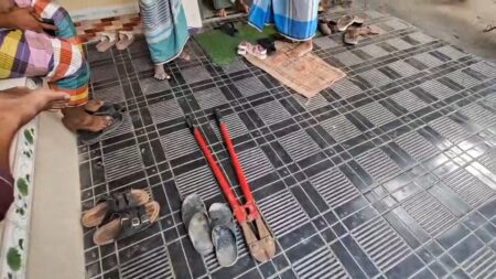 রূপগঞ্জে হাত-পা বেঁধে স্বর্ণ ও টাকা লুট, জনমনে আতঙ্ক Gold