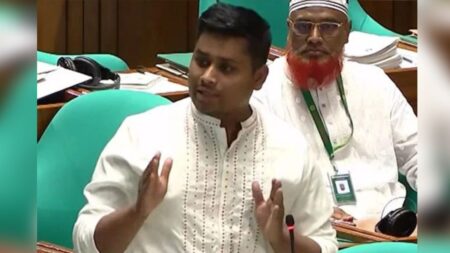 সংসদে এবার গাড়ি চাইলেন হাসনাত হাসনাত