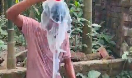 দুধ দিয়ে গোসল করে যুবকের আহ্বান— ‘আর কেউ যেন এই পথে না যায়’ Milk