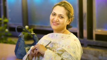 মায়ের নির্দেশে শিল্পী সমিতির নির্বাচনে লড়বেন মুক্তি শিল্পী সমিতির নির্বাচন