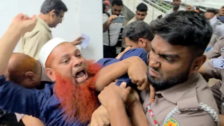 ফাঁসির রায় শুনে জয় বাংলা স্লোগান দিয়ে পুলিশ সদস্য বললেন ‘আমি এই রায় মানি না’ পুলিশ সদস্য