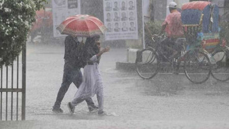 বজ্রবৃষ্টির আভাস