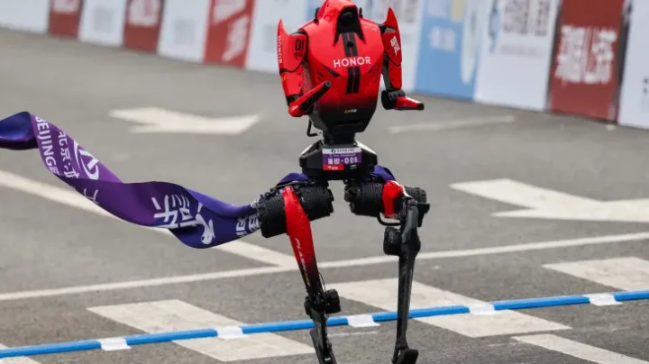 Robot