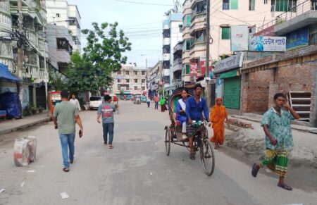 নিকুঞ্জে অটোরিকশামুক্ত
