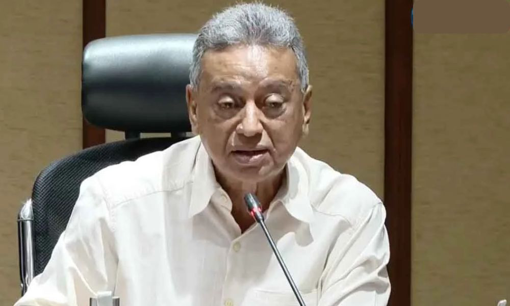 অর্থমন্ত্রী আমির খসরু