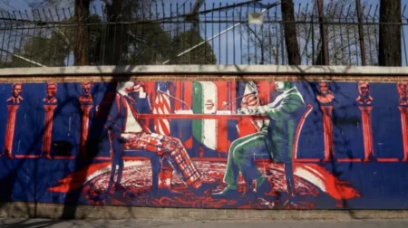 লেবাননে হামলা বন্ধ না হলে পাকিস্তানে বৈঠক নয়: ইরান বৈঠক