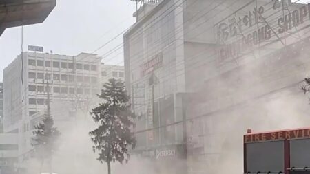 চট্টগ্রাম শপিং কমপ্লেক্সে আগুন