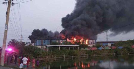 কেরানীগঞ্জের গ্যাসলাইট কারখানায় আগুনে নিহত ৫ কেরানীগঞ্জের গ্যাসলাইট কারখানা