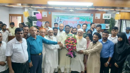 যোগ দিয়েছেন