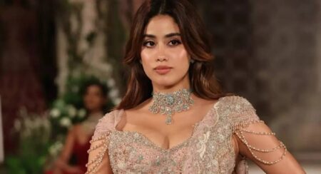 ‘সেই দৃশ্য দেখে শরীর কেঁপে উঠেছিল’ অভিনেত্রী জাহ্নবী কাপুর