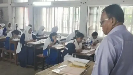 মন্ত্রীর নির্দেশ অমান্য করে পরীক্ষার হলে এমপি, করলেন ফেসবুক লাইভ selim