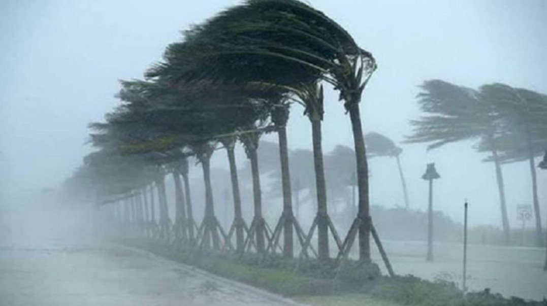 আবহাওয়ার খবর : দুপুরের মধ্যে ৬০ কিমি বেগে ঝড়ের আভাস