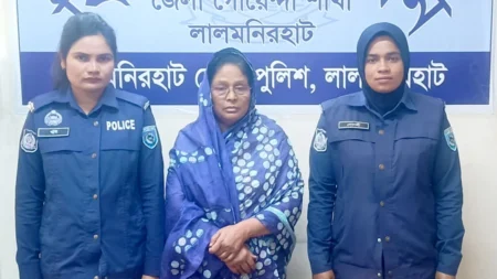 ঢাকার মোহাম্মদপুর থেকে সাবেক সংসদ সদস্য অ্যাডভোকেট সফুরা বেগম রুমি গ্রেফতার গ্রেপ্তার