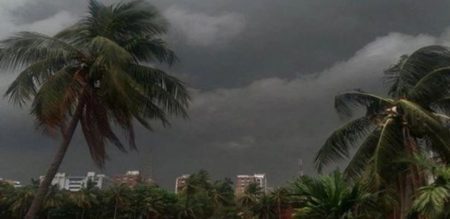 দুপুরের মধ্যে ৬০ কিলোমিটার ঝড়ের কবলে পড়তে পারে যেসব অঞ্চল ঝড়