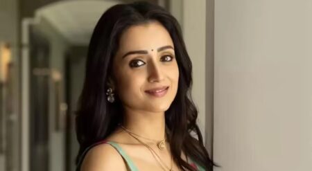 বিজয়ের সঙ্গে সম্পর্কের গুঞ্জনে মুখ খুললেন তৃষা কৃষ্ণান তৃষা