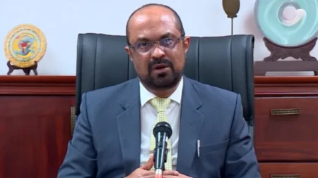 পদত্যাগ করেছেন
