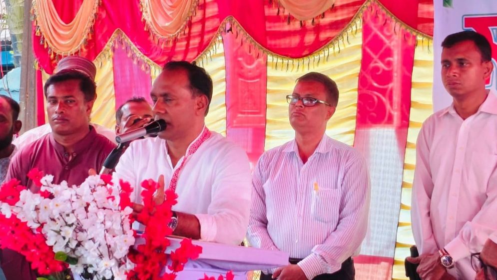 শিক্ষকতা পেশা ছেড়ে দেওয়ার আহ্বান