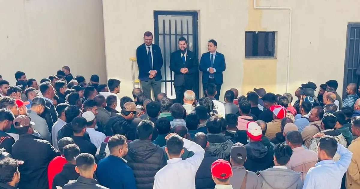 লিবিয়া থেকে ফিরলেন ১৭৪ বাংলাদেশি