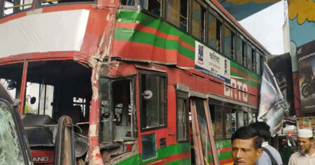 মগবাজারে ঢাবির বাস দুর্ঘটনায় ৮ শিক্ষার্থী আহত বাস দুর্ঘটনায়