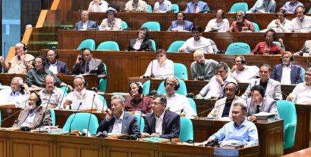 ‘কনটেন্ট ক্রিয়েটর’ পরিচয়ে অনুমতি ছাড়া ভিডিও প্রচার করলে কারাদণ্ড ও জরিমানা ভিডিও