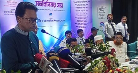 ‘করোনার ভেরিয়েন্টের মতো এখন নকলেরও নানা ভেরিয়েন্ট হয়েছে’ ভেরিয়েন্টে