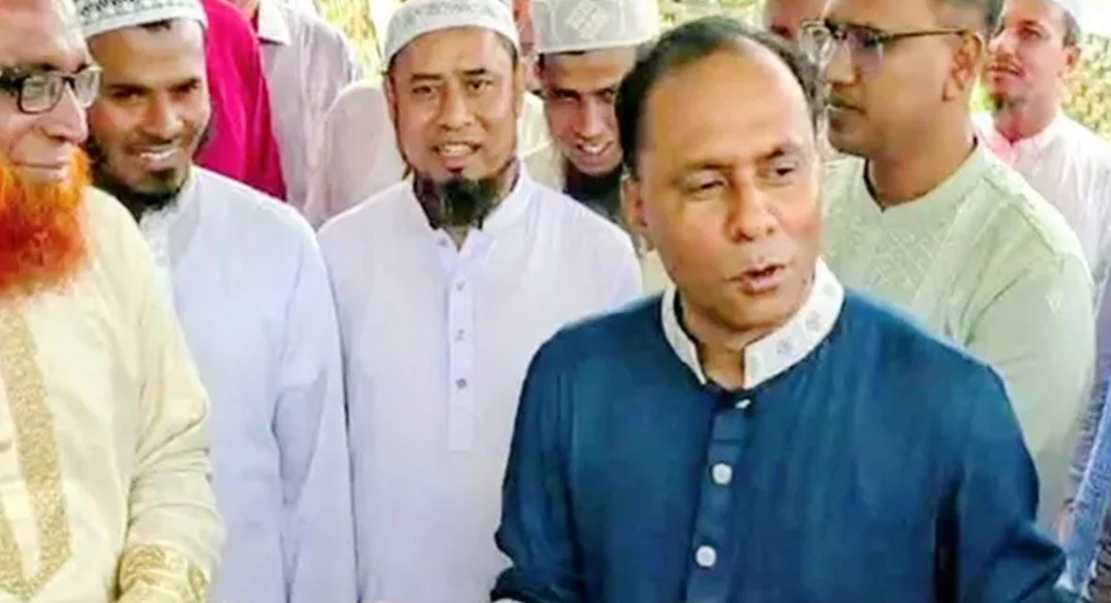 ‘শিক্ষকরা কোনো দলের নেতা নন, রাজনীতি করলে শিক্ষকতা থেকে সরে আসা উচিত’