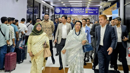 হজযাত্রা নির্বিঘ্ন করতে সর্বোচ্চ প্রস্তুতি নেওয়া হয়েছে: বিমানমন্ত্রী সর্বোচ্চ প্রস্তুতি