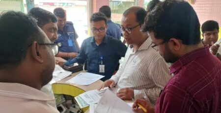 ফেনীতে স্বাস্থ্য বিভাগের বড় অভিযান, একাধিক প্রতিষ্ঠান সিলগালা সিলগালা