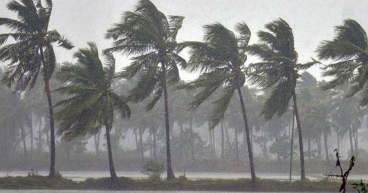 ঝড়ের শঙ্কা