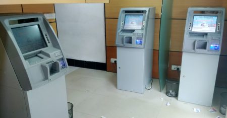 এটিএম বুথে টাকার সংকট