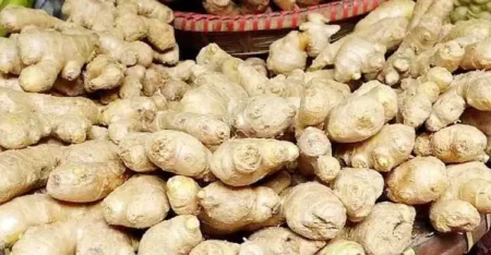 কোরবানির আগে আদার বাজারে আগুন, ১৬ দিনে দাম দ্বিগুণ কোরবানি