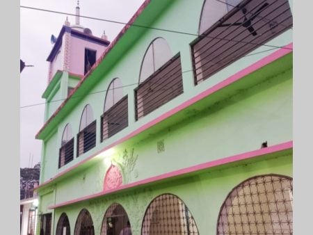 জুমার বয়ানের সময় মসজিদের ইমামের ওপর যুবদল নেতার হামলার অভিযোগ