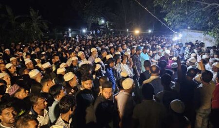 বাবা-ছেলের দাফন
