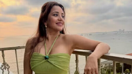 অভিনেত্রী মোনালিসা